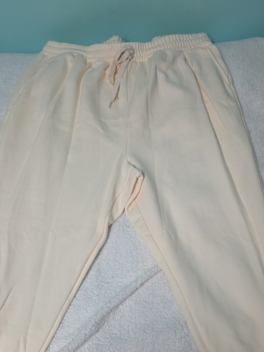 Fabletics Men's Light Cream Jogger Sweatpants